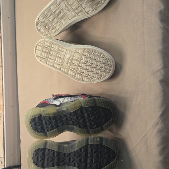 Spider-Man Kids Shoes - Red and Black And Tan Oshkosh Pull On - Picture 8 of 8